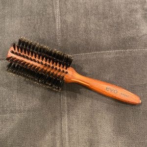 Evo Bruce round brush